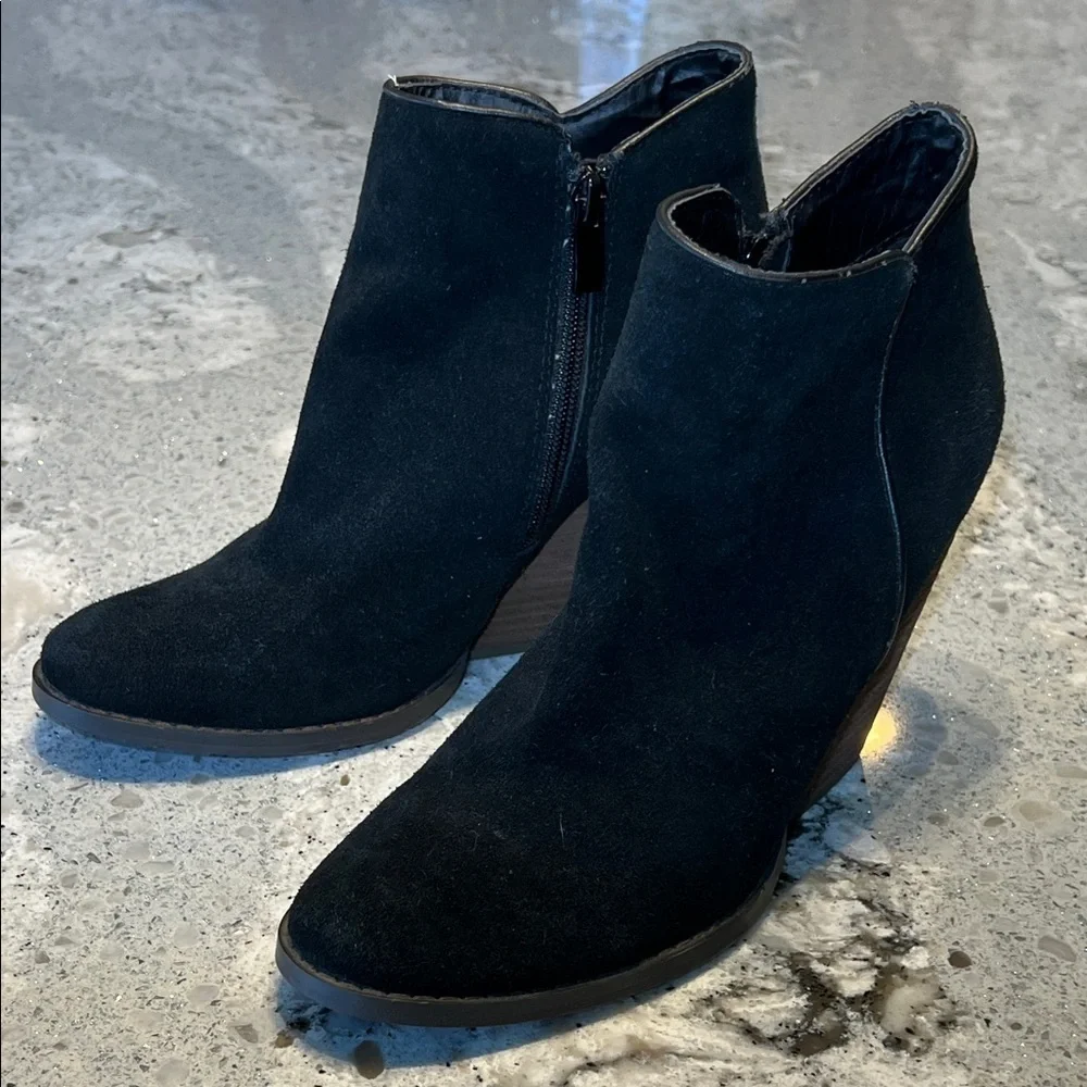 Very Volatile Black Suede Ankle Booties Size 7.5 EUC